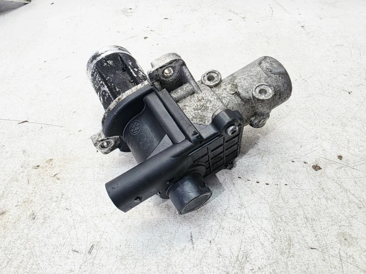 ZAWÓR EGR AUDI A4 B7 VOLKSWAGEN SEAT SKODA 1.9 TDI 038131501AD