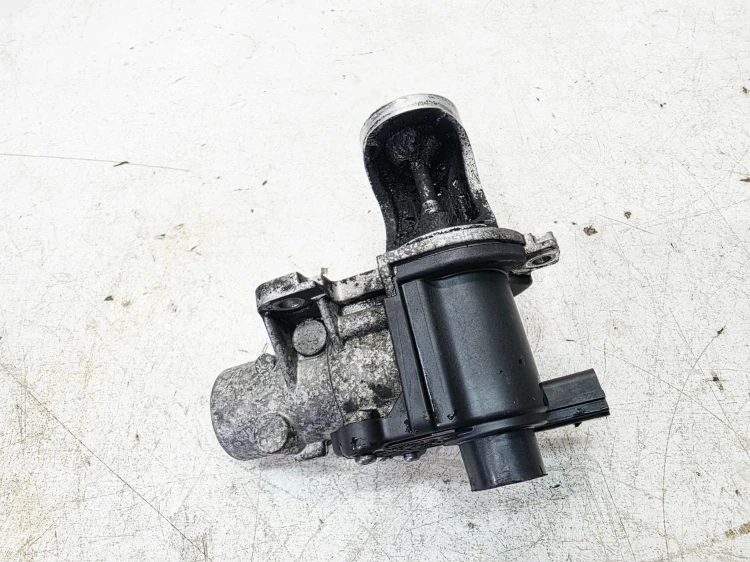 ZAWÓR EGR AUDI A4 B7 VOLKSWAGEN SEAT SKODA 1.9 TDI 038131501AD