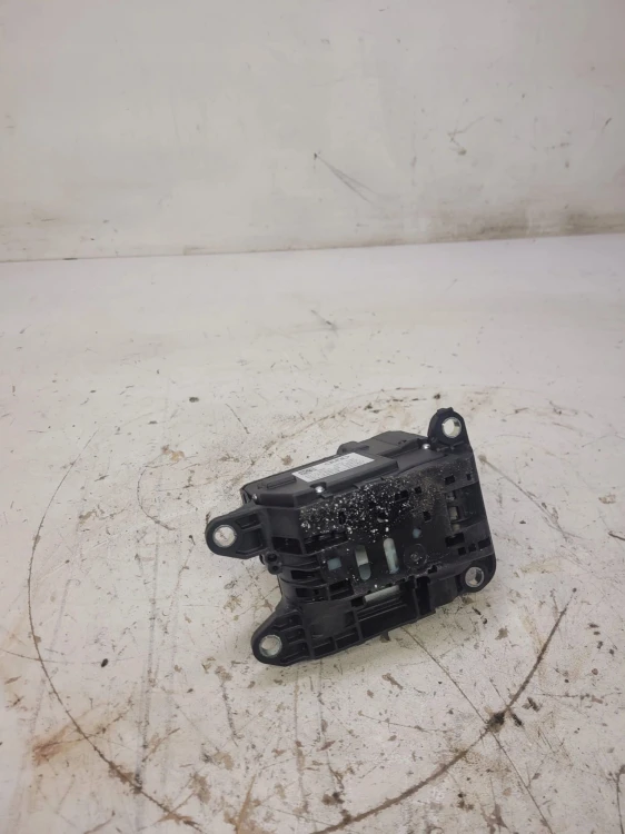 WYBIERAK BIEGÓW LEWAREK AUDI A4 B9 A5 8W1713041K