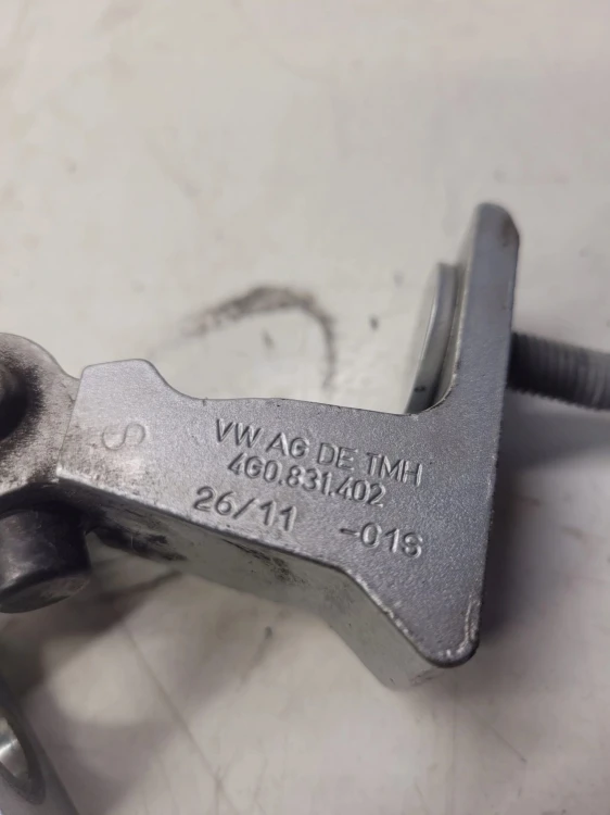 ZAWIAS DRZWI PRAWY TYŁ AUDI A6 C7 A7 4G0831402
