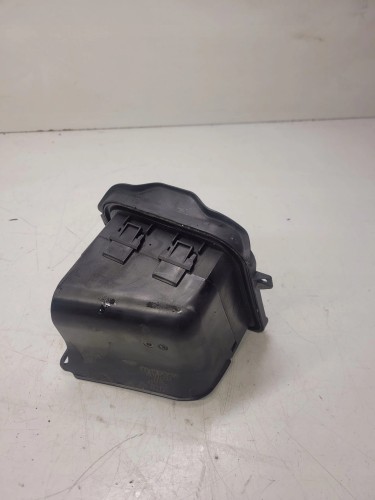 KRATKA POWIETRZA LEWY TYŁ AUDI A7 4G8819301