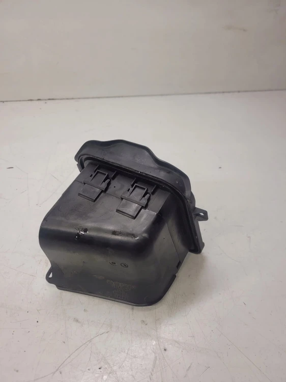 KRATKA POWIETRZA LEWY TYŁ AUDI A7 4G8819301