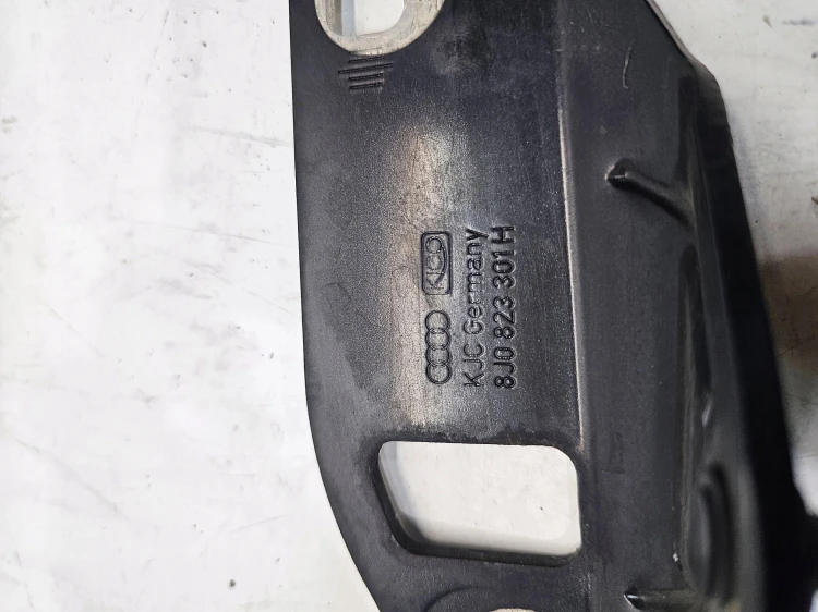 ZAWIAS MASKI LEWY AUDI TT 8J 8J0823301H ORYGINAŁ