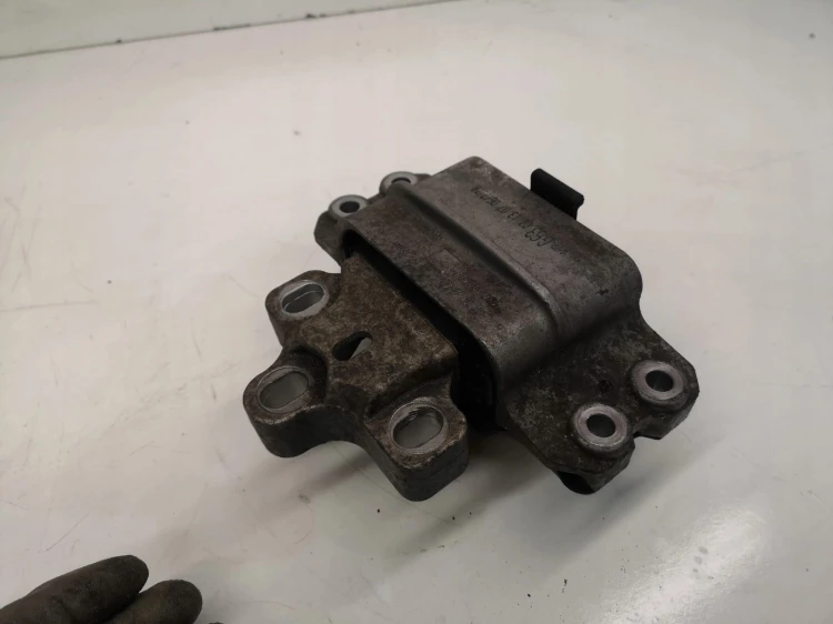 ŁAPA PODUSZKA SKRZYNI AUDI VW 1K0199555T ORYGINAŁ