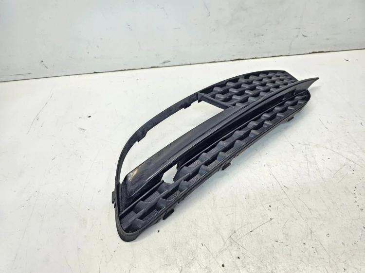 KRATKA ATRAPA ZDERZAKA PRAWA AUDI A5 8T LIFT 8T0807682H