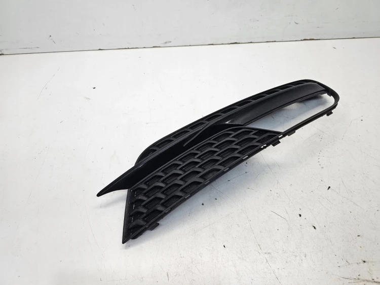 KRATKA ATRAPA ZDERZAKA PRAWA AUDI A5 8T LIFT 8T0807682H