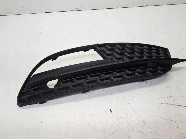 KRATKA ATRAPA ZDERZAKA PRAWA AUDI A5 8T LIFT 8T0807682H