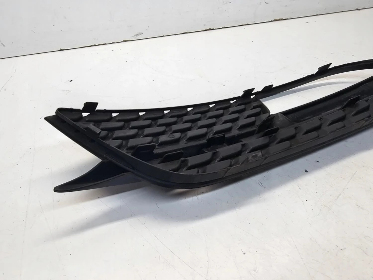 KRATKA ATRAPA ZDERZAKA PRAWA AUDI A5 8T LIFT 8T0807682H