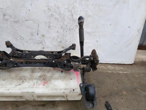 SANKI WÓZEK TYŁ BELKA KOMPLET AUDI A3 8V SEDAN VW SEAT 3Q0505315L