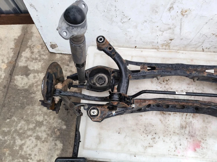 SANKI WÓZEK TYŁ BELKA KOMPLET AUDI A3 8V SEDAN VW SEAT 3Q0505315L