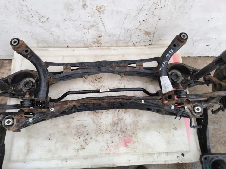 SANKI WÓZEK TYŁ BELKA KOMPLET AUDI A3 8V SEDAN VW SEAT 3Q0505315L