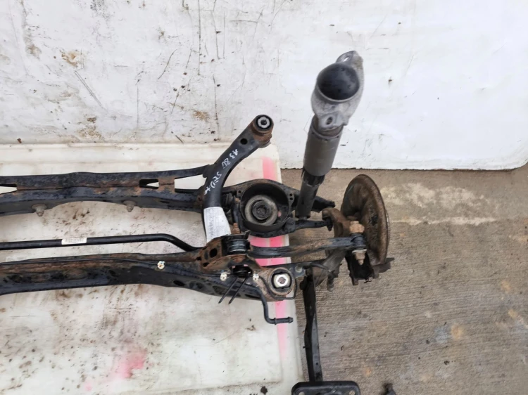 SANKI WÓZEK TYŁ BELKA KOMPLET AUDI A3 8V SEDAN VW SEAT 3Q0505315L