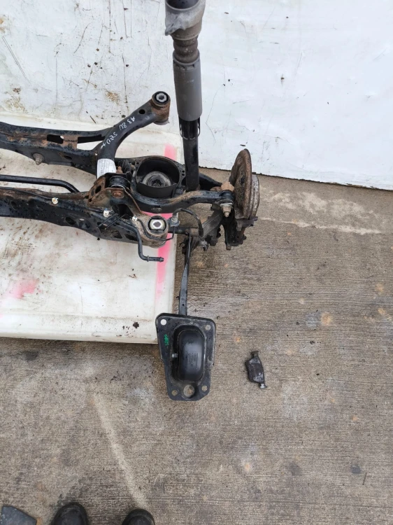 SANKI WÓZEK TYŁ BELKA KOMPLET AUDI A3 8V SEDAN VW SEAT 3Q0505315L