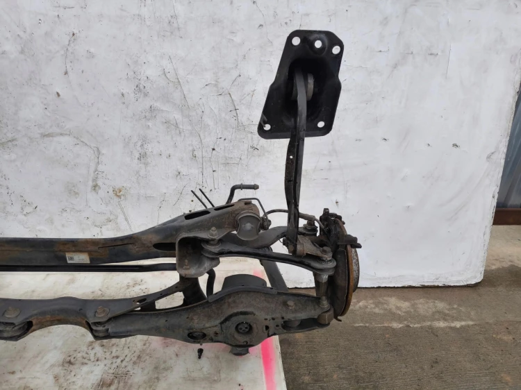 SANKI WÓZEK TYŁ BELKA KOMPLET AUDI A3 8V SEDAN VW SEAT 3Q0505315L