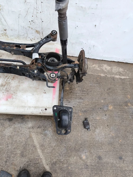 SANKI WÓZEK TYŁ BELKA KOMPLET AUDI A3 8V SEDAN VW SEAT 3Q0505315L