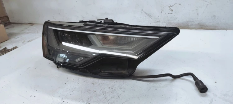 REFLEKTOR PRAWY FULL LED AUDI A6 C8 4K0941034 KOMP