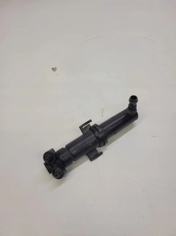 SPRYSKIWACZ REFLEKTORA PRAWY AUDI Q5 8R 8R0955102