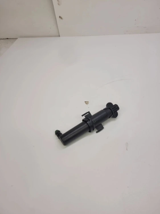 SPRYSKIWACZ REFLEKTORA PRAWY AUDI Q5 8R 8R0955102