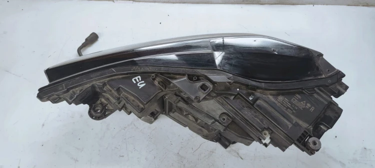 REFLEKTOR PRAWY FULL LED AUDI A6 C8 4K0941034 KOMP
