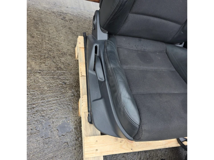 FOTEL FOTELE AUDI A3 8P SKÓRA KUBEŁKI SPORTBACK 5-DRZWI S LINE PÓŁ SKÓRA *2