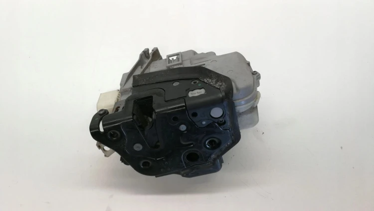 ZAMEK DRZWI PRAWY PRZÓD AUDI A6 C6 4F2837016B UK