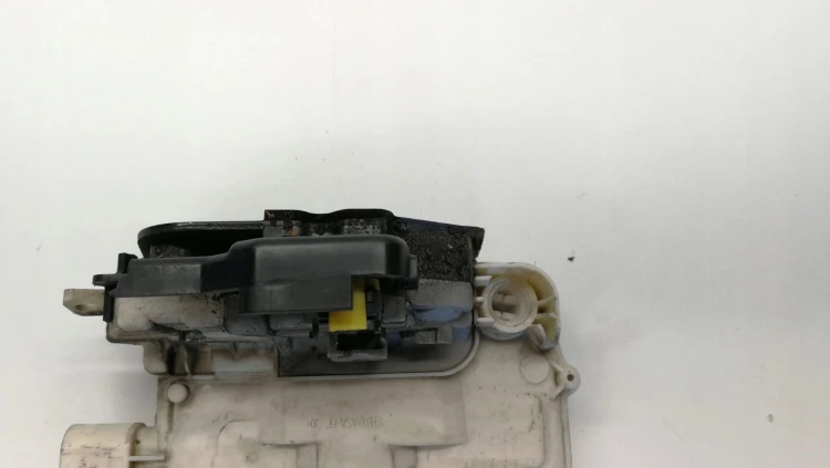 ZAMEK DRZWI PRAWY PRZÓD AUDI A6 C6 4F2837016B UK