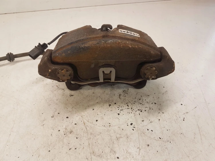 ZACISK HAMULCOWY LEWY PRZÓD AUDI A4 B8 A5 8K0105P