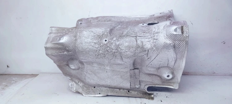OSŁONA TERMICZNA WYDECHU AUDI A8 D4 4H0825661D