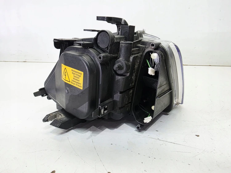 REFLEKTOR LAMPA PRAWY PRZÓD BI XENON LED AUDI Q3 8U 8U0941044 EU 39/25