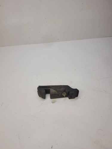 PIANKA WYGŁUSZENIE BŁOTNIKA AUDI A1 8X 8X0823722