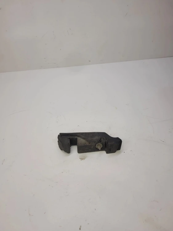PIANKA WYGŁUSZENIE BŁOTNIKA AUDI A1 8X 8X0823722