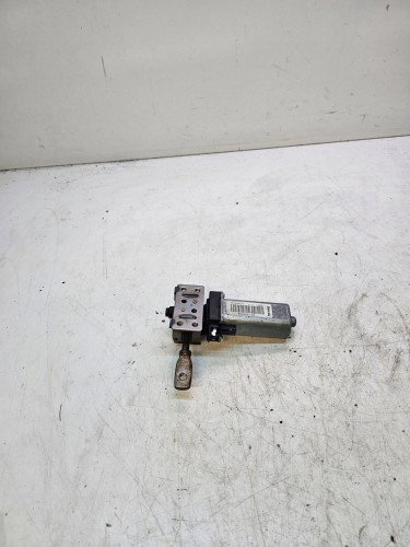 SILNICZEK REGULACJI FOTELA PRAWY AUDI A3 A4 A5 A6 A7 988582-104