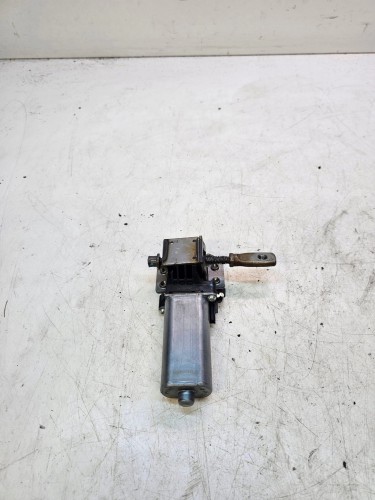 SILNICZEK REGULACJI FOTELA PRAWY AUDI A3 A4 A5 A6 A7 988582-104