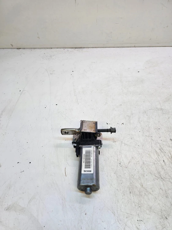 SILNICZEK REGULACJI FOTELA PRAWY AUDI A3 A4 A5 A6 A7 988582-104
