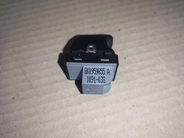 WŁĄCZNIK PRZEŁĄCZNIK SZYB AUDI A4 A5 Q5 8K0959855A