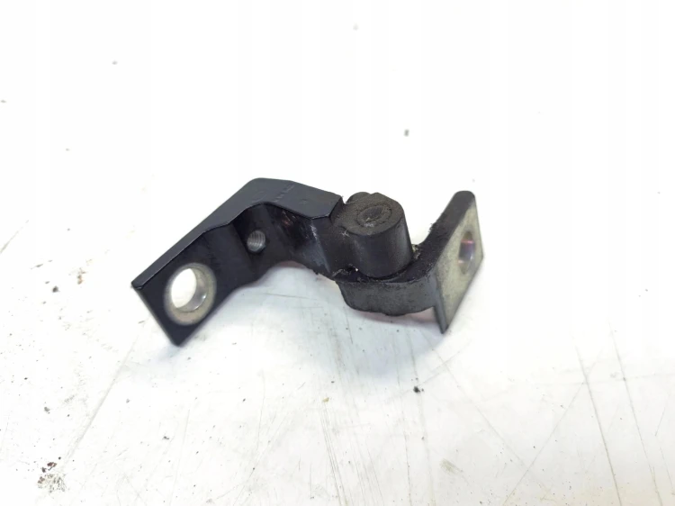 ZAWIAS DRZWI PRAWY AUDI A4 B9 8W0833404A