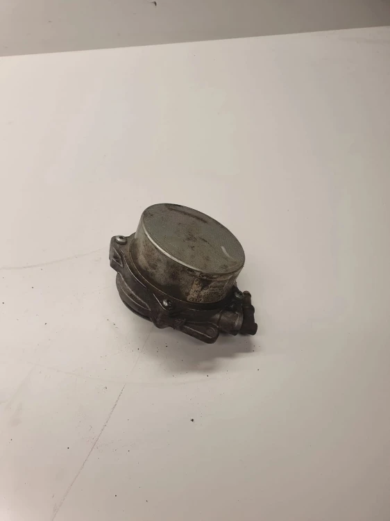 POMPA VACUM AUDI A6 C6 3.0 TDI BMK ASB 057145100AF