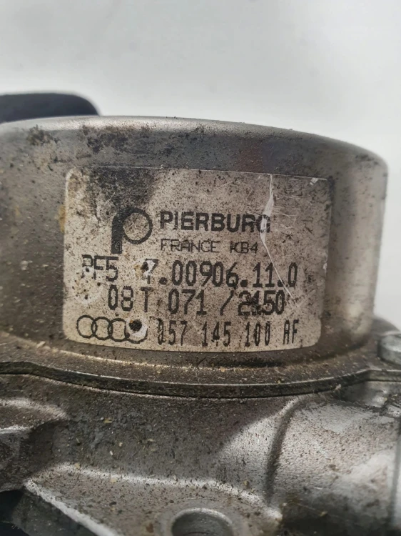 POMPA VACUM AUDI A6 C6 3.0 TDI BMK ASB 057145100AF
