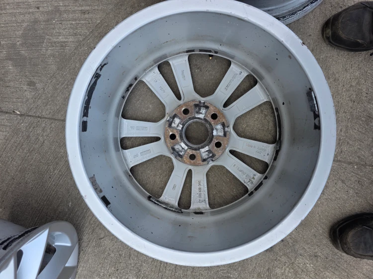 FELGA FELGI KOMPLET SKODA AUDI A4 B9 A5 8W 7.5J R17 ET29 8W0601025AG 15/26