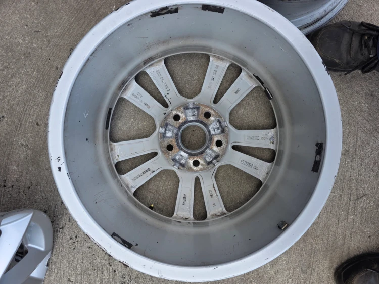 FELGA FELGI KOMPLET SKODA AUDI A4 B9 A5 8W 7.5J R17 ET29 8W0601025AG 15/26