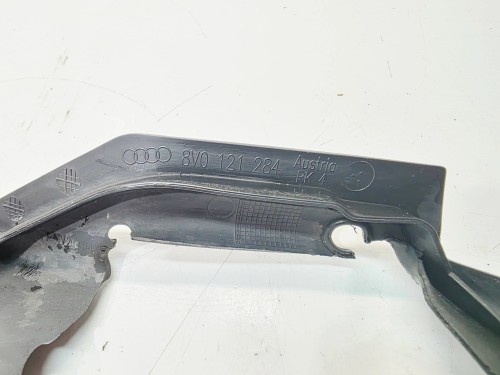 KIEROWNICA POWIETRZA PRAWA AUDI A3 8V 8V0121284