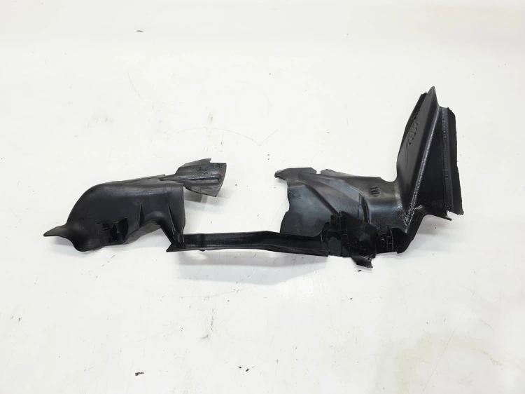 KIEROWNICA POWIETRZA PRAWA AUDI A3 8V 8V0121284