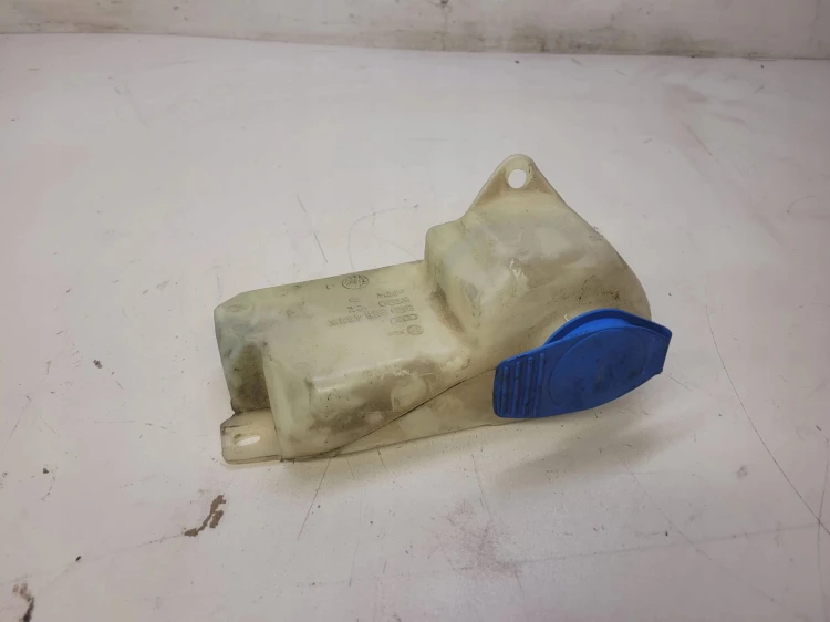 WLEW PŁYNU DO SPRYSKIWACZY AUDI A4 B6 8E0955453K