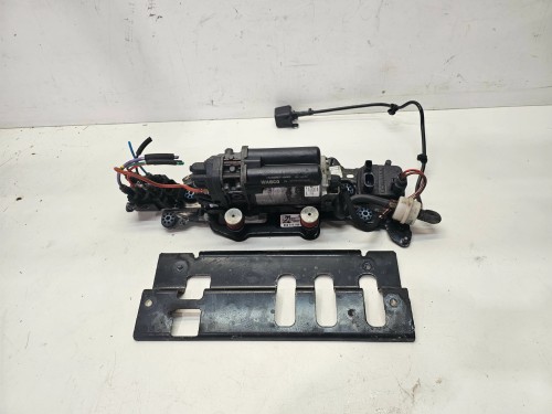 KOMPRESOR ZAWIESZENIA PNEUMATYKI+MOCOWANIE AUDI Q5 FY 80A616005E
