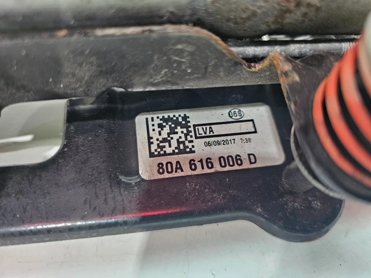 KOMPRESOR ZAWIESZENIA PNEUMATYKI+MOCOWANIE AUDI Q5 FY 80A616005E