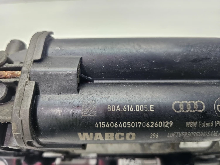 KOMPRESOR ZAWIESZENIA PNEUMATYKI+MOCOWANIE AUDI Q5 FY 80A616005E