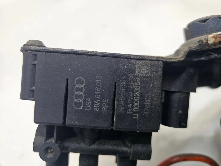 KOMPRESOR ZAWIESZENIA PNEUMATYKI+MOCOWANIE AUDI Q5 FY 80A616005E
