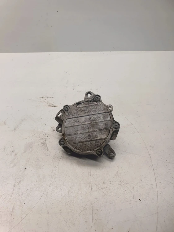POMPA VACUM AUDI A4 A3 A6 VW 2,0 TFSI 06D145100E