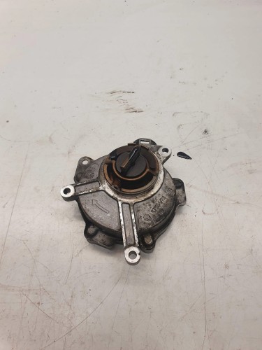 POMPA VACUM AUDI A4 A3 A6 VW 2,0 TFSI 06D145100E