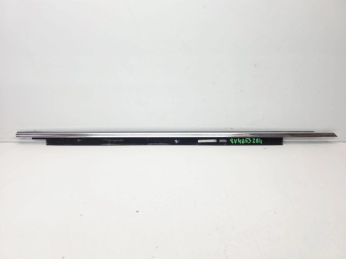 LISTWA ZGARNIAJĄCA SZYBĘ PRAWY PRZÓD AUDI A3 8V SPORTBACK 8V4853284